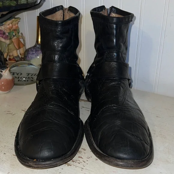 Vintage Frye distressed black leather harness boots size 8.5d
